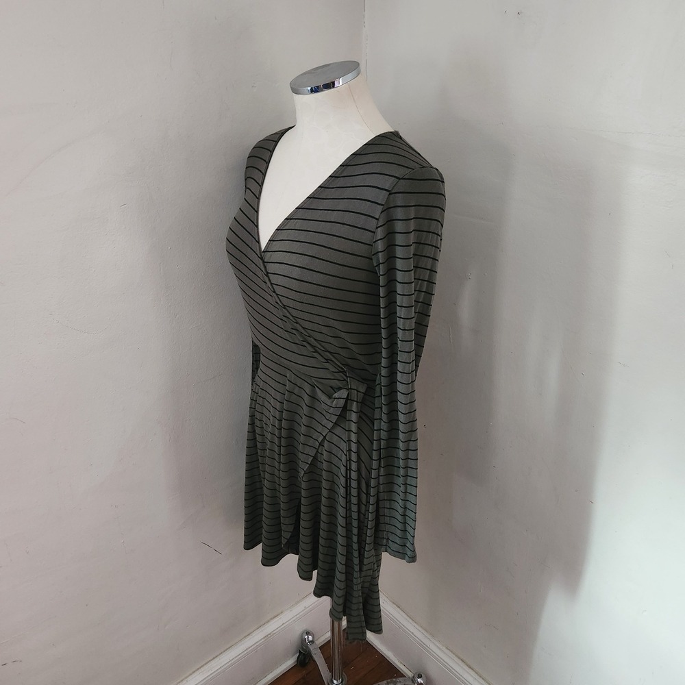 Express Womens Olive‎ Green Black Striped Long Sleeve Wrap Dress V-Neck Small - Picture 5 of 5
